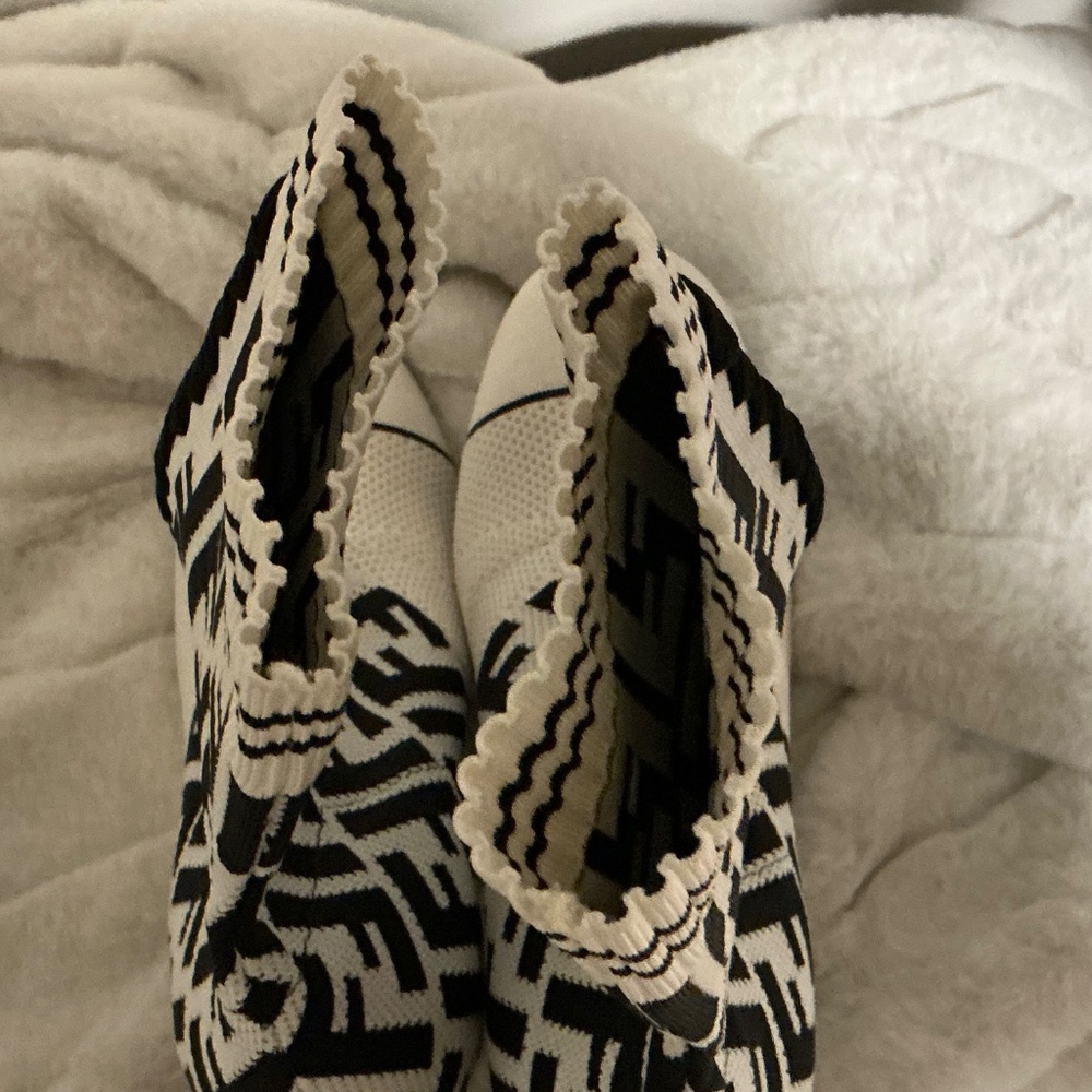 Fendi Black/White Sweater Ankle Boots Size 37 - Picture 7 of 16